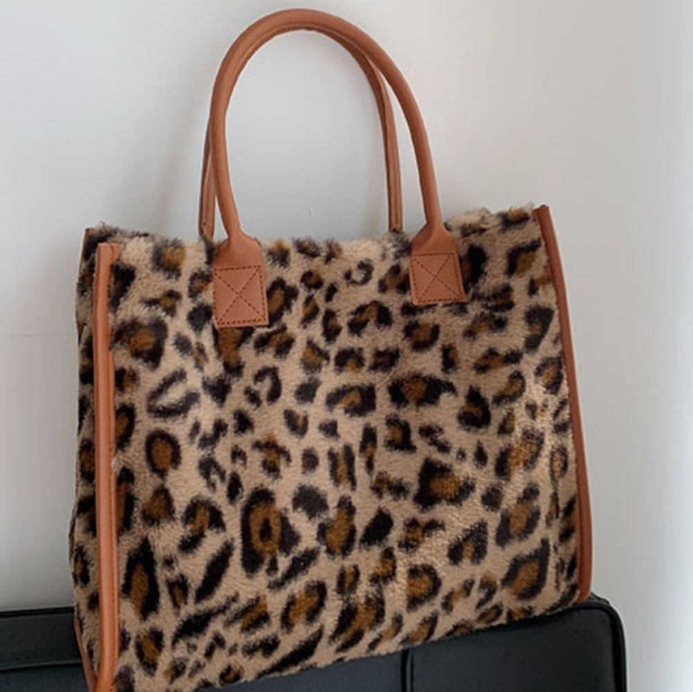 Leopard Print Tote Bag - Picture 7 of 8